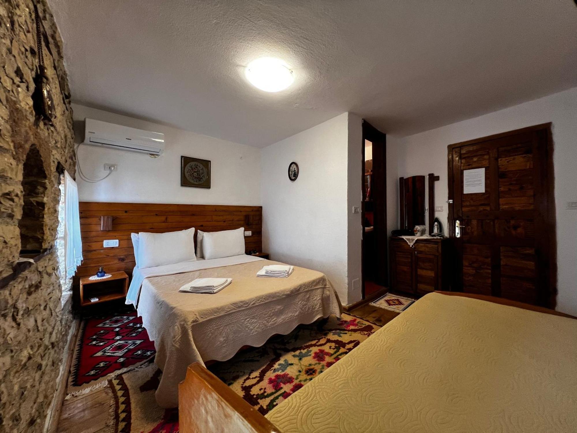 Guest House Salaria Gjirokastër 외부 사진